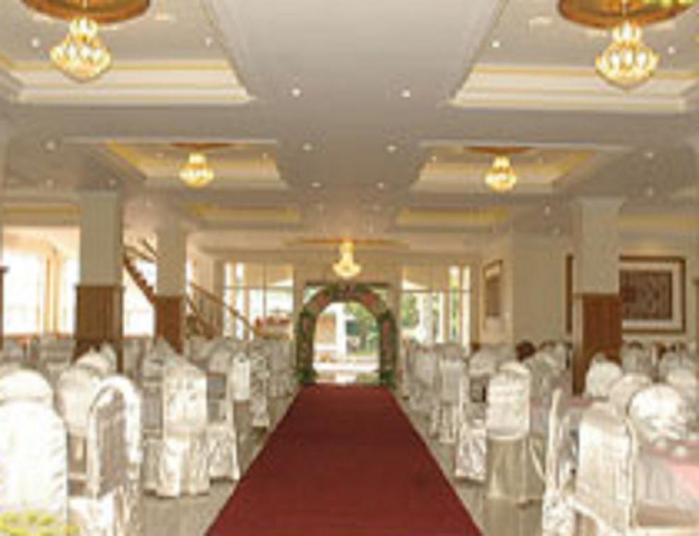 Diamond Crown Hotel Дауей Екстериор снимка