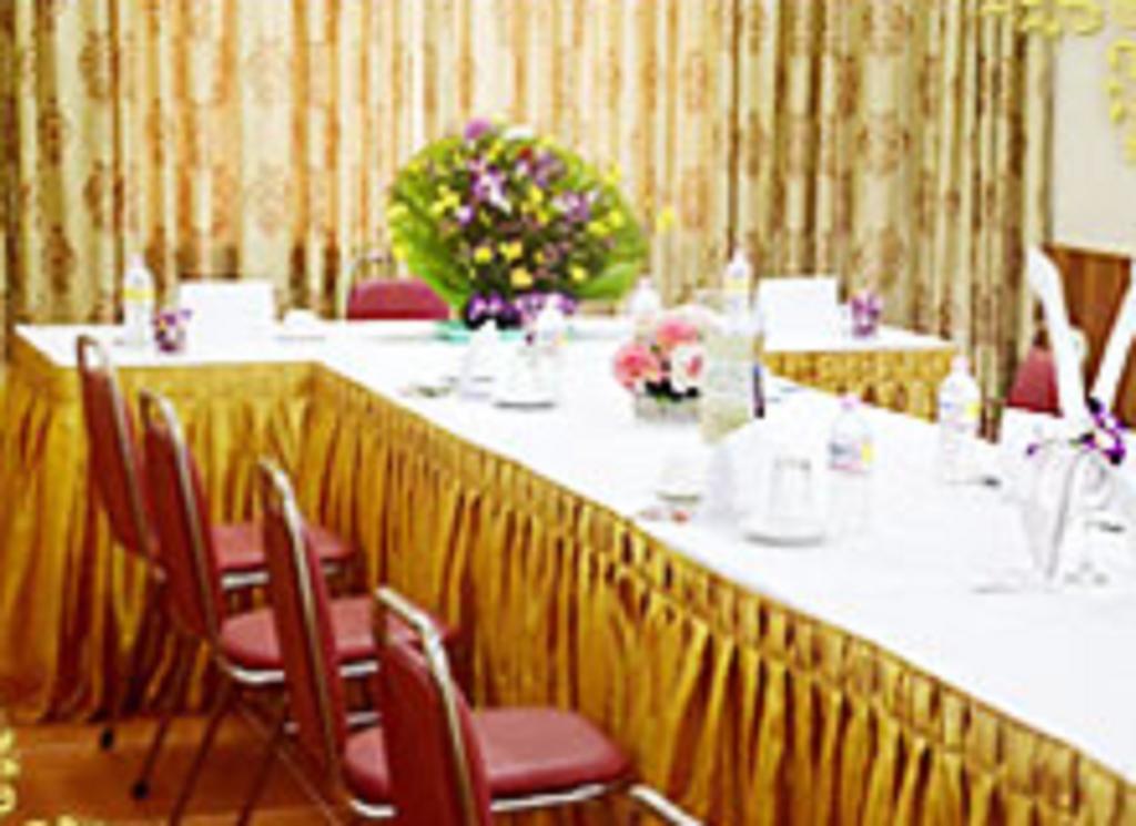 Diamond Crown Hotel Дауей Екстериор снимка