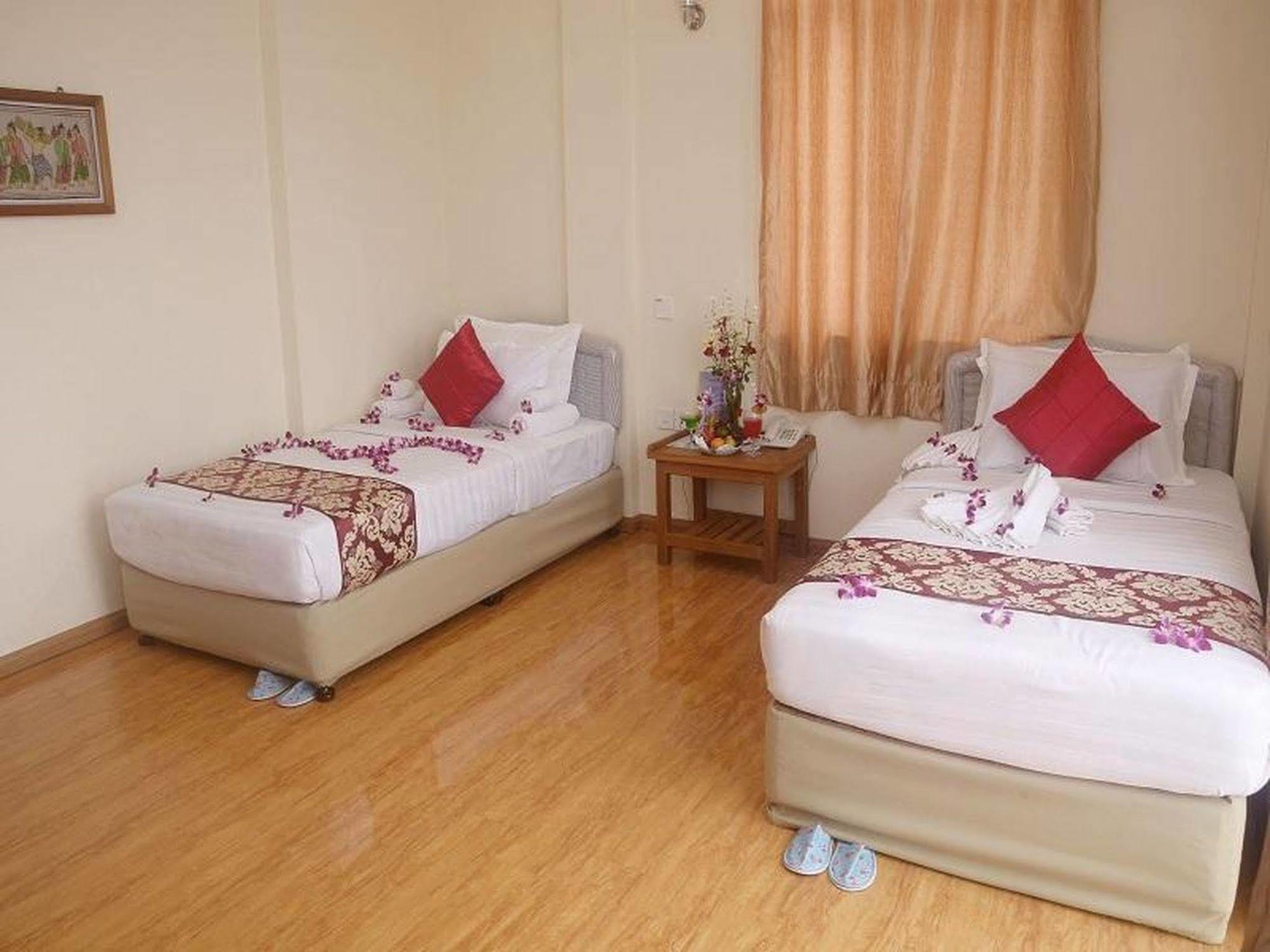 Diamond Crown Hotel Дауей Екстериор снимка